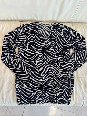 Michael Kors Reversible Thin Black & White Zebra Print Long Sleeve V-Neck Sweat